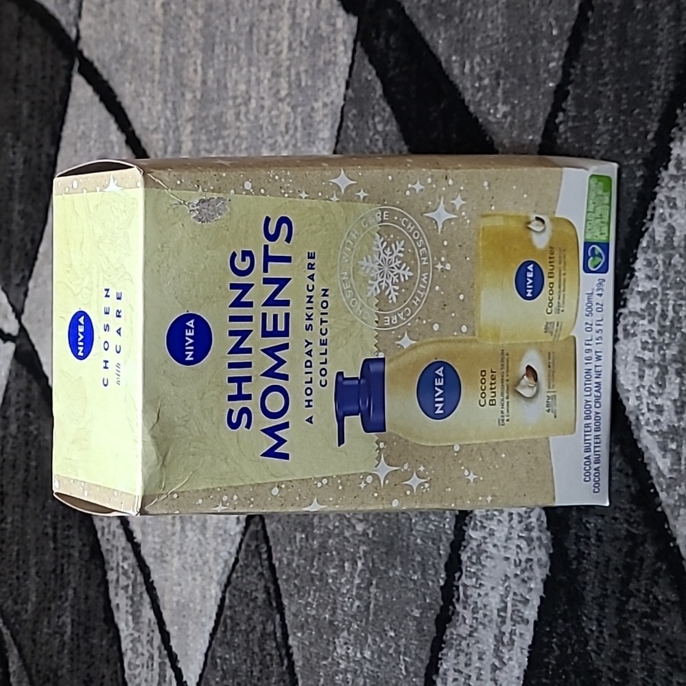 NIVEA SHINING MOMENTS HOLIDAY SKINCARE COLLECTION